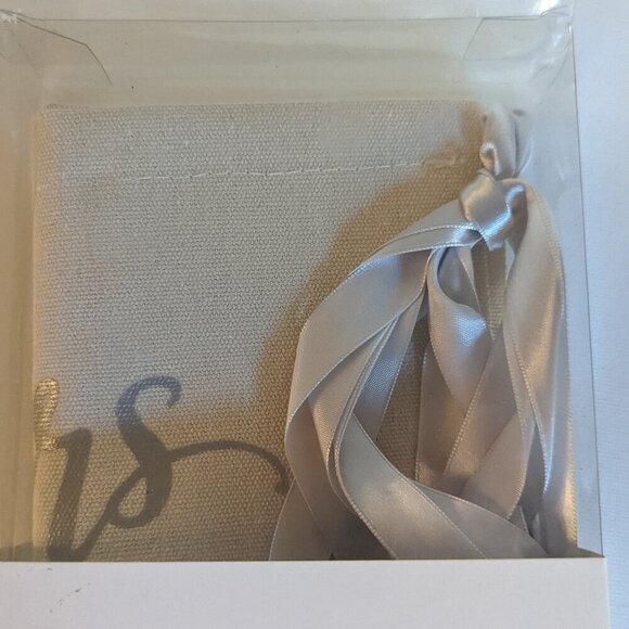 NWT Rustic Celebrate It 'Mr Mrs' Chair Signs Farmhouse Wedding Reception Party - Picture 5 of 7